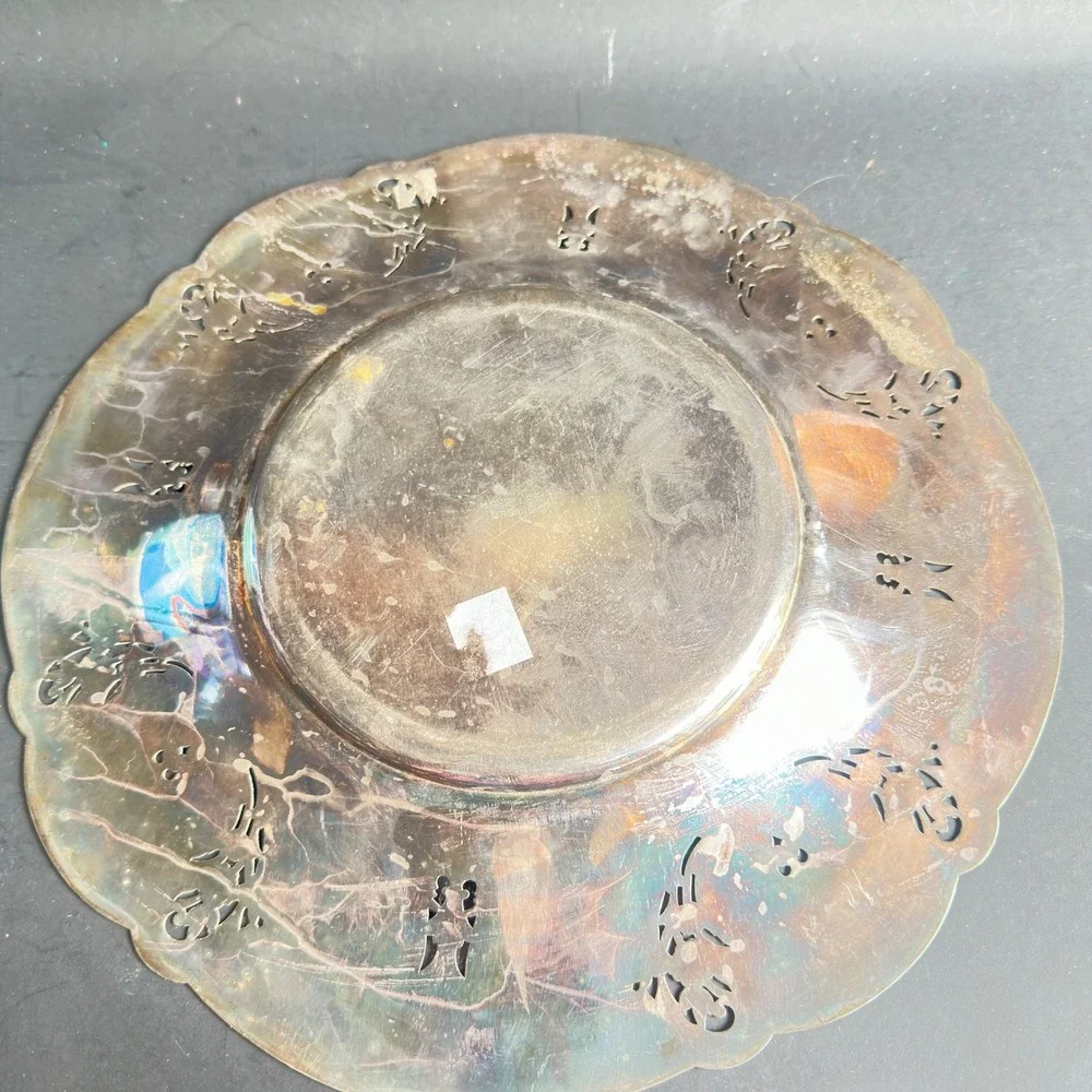 Vintage Wm Rogers Silverplate Pierced Floral Round Serving Tray Platter 12.25 in